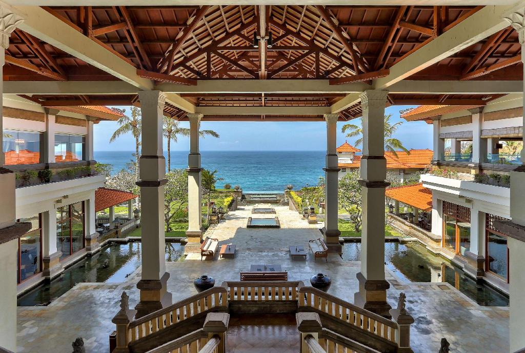 Hilton-Bali-Lobby